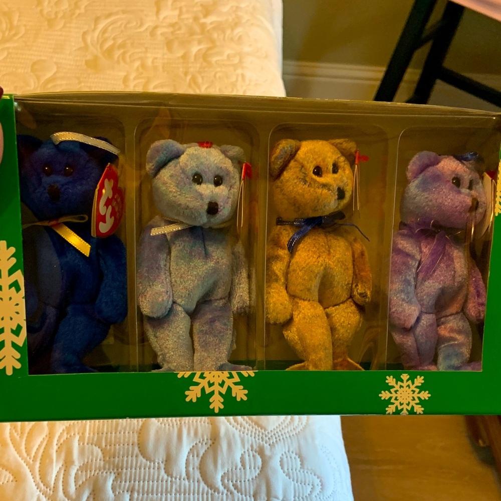 Ty Jingle Beanies Clubby collection 2001 NIB